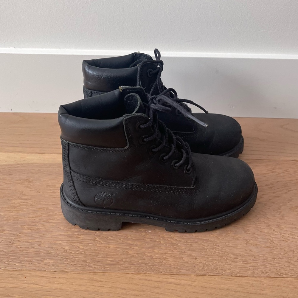 TIMBERLAND YOUTH HIKING BOOTS in Black Leather Nubuck (SIZE 13)